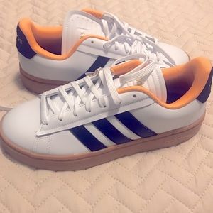 ADIDAS GRAND COURT ALPHA SNEAKER - WOMEN'S SZ 9.5 ⭐️⭐️ Brand New